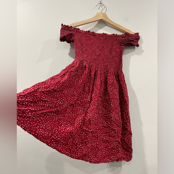 Brandy Melville Caley Off Shoulder Red Ditsy Floral Mini Dress - Picture 4 of 6